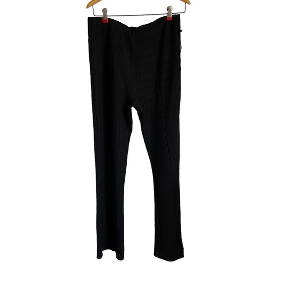ASTR THE LABEL Zoe Black Textured Pull-On Flare Pants - Picture 2 of 12